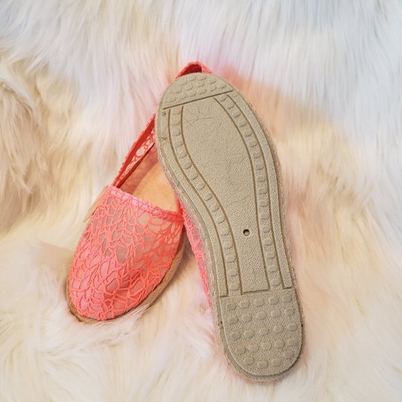 NWOT Cute Neon Pink Rocket Dog Shoes - Picture 3 of 3